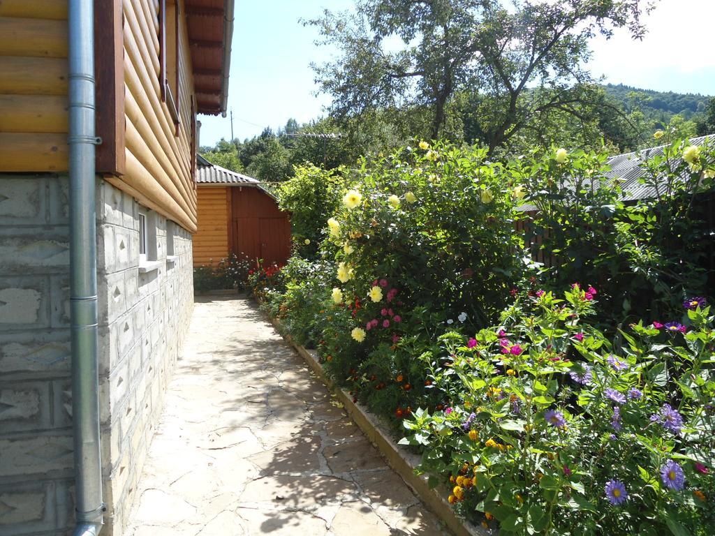 Holiday Home Lancedor Yaremche Exterior foto